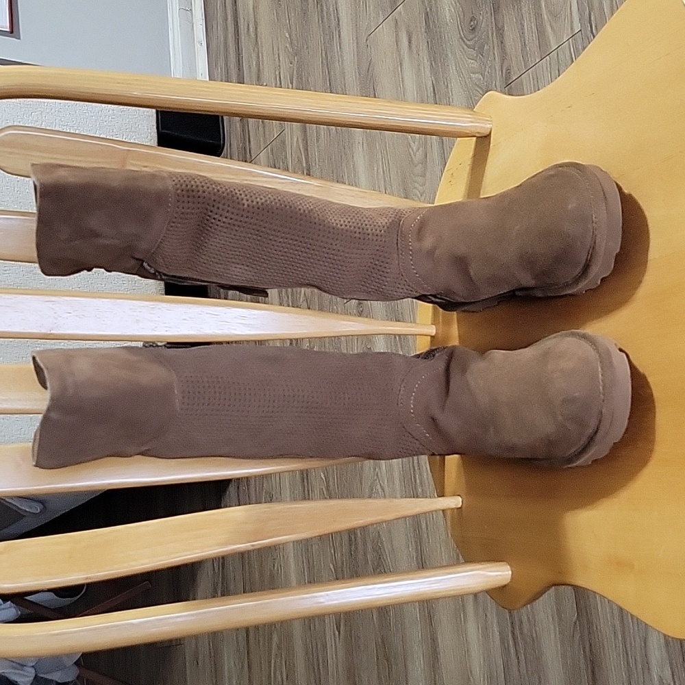 Knee High Brown Zippered BearPaw boots (Tracy Style)